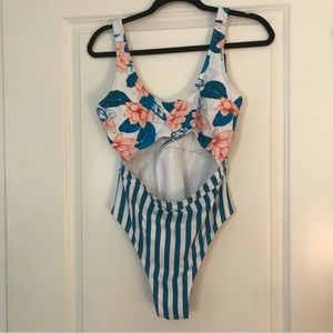 NWT Cupshe Floral and Stripe Bathing Suit Size Large